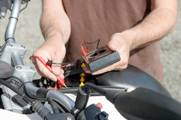 test de la tension batterie