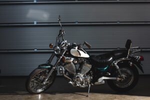 vue latérale moto